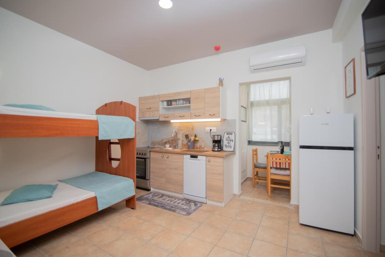 Tsaner Apartment And Rooms Matala Eksteriør billede